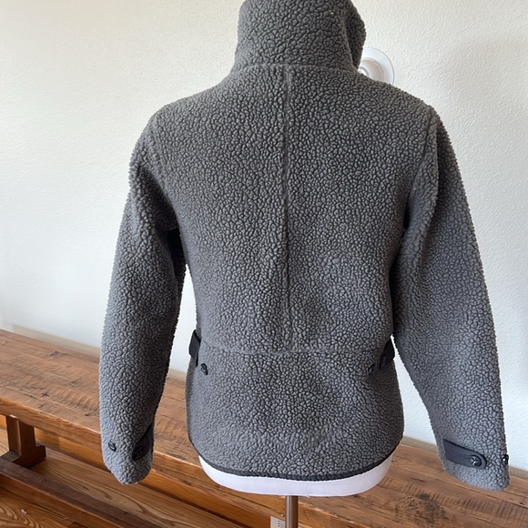 Patagonia Women's Charcoal Teddy Jacket - Picture 3 of 4